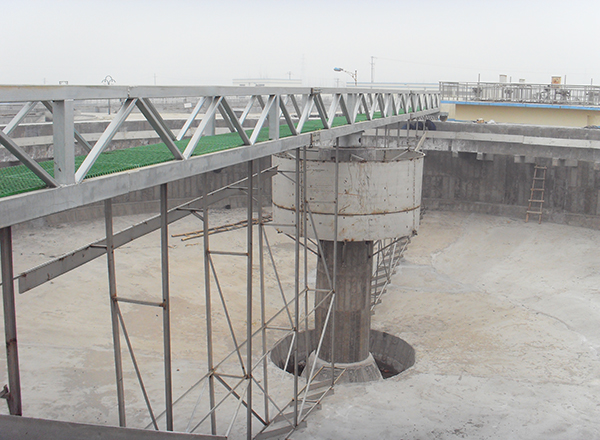 博宇環保-全橋式周邊傳動刮泥機.jpg 博宇環保-全橋式周邊傳動刮泥機.jpg